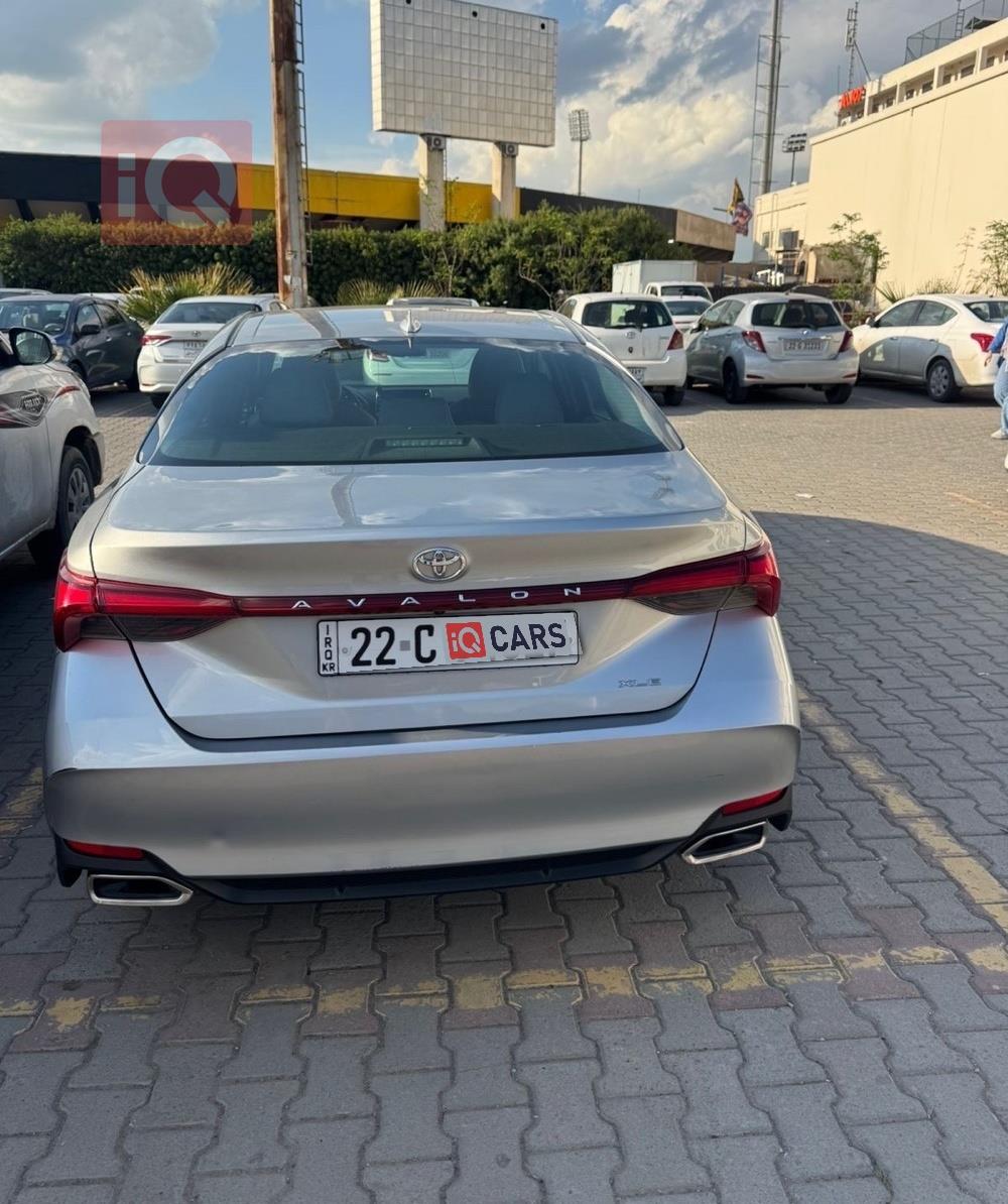 تويوتا أفالون